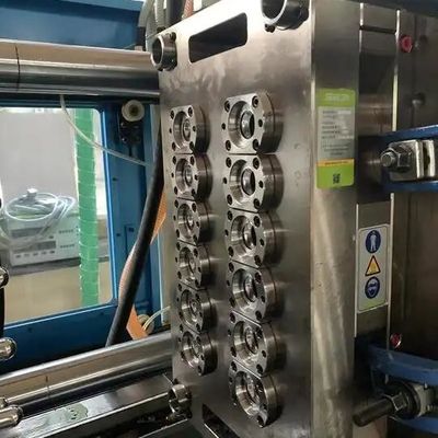 Komponen cetakan preform PET khusus. Alat presisi untuk cetakan injeksi.