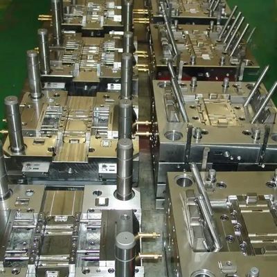 Cetakan Injeksi Plastik Produk 3C S136 Presisi Tinggi