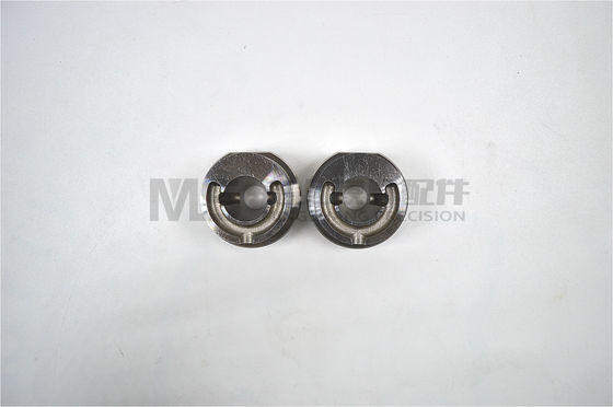 Membuka cermin bagian-bagian cetakan tabung lipstik. Alat kosmetik CNC khusus.