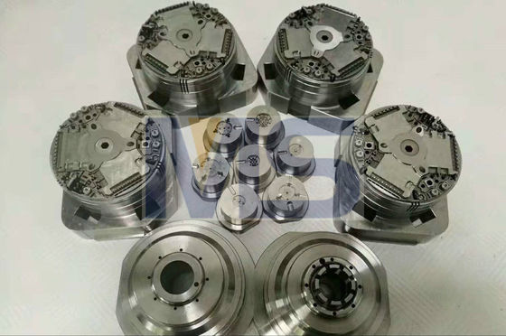 Kompleks Inserts Mold Core. Komponen Injeksi Custom yang rumit