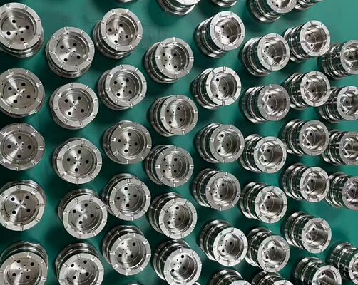 Masukkan cetakan multi-ruang.