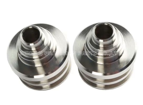 Custom CNC Berputar Bagian Threaded Baja Rinsing Ra 0.4 Cermin dipoles
