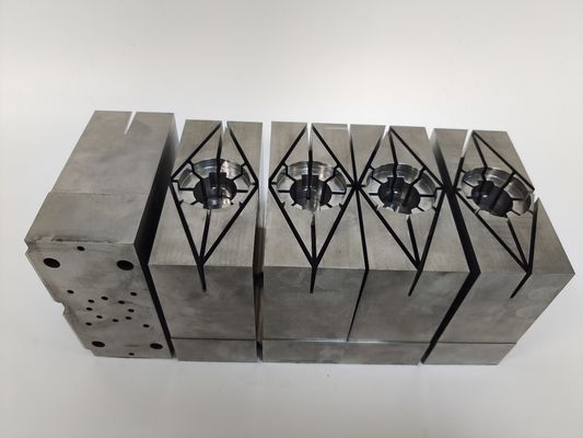 H13 (1.2344) Inti Cetakan Presisi