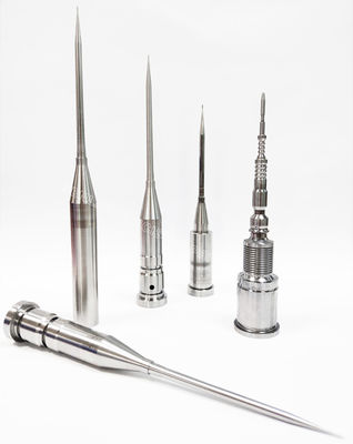 Injeksi Kustom Nitriding Shoulder Core Pin Hardend Untuk Ujung Pipet Laboratorium